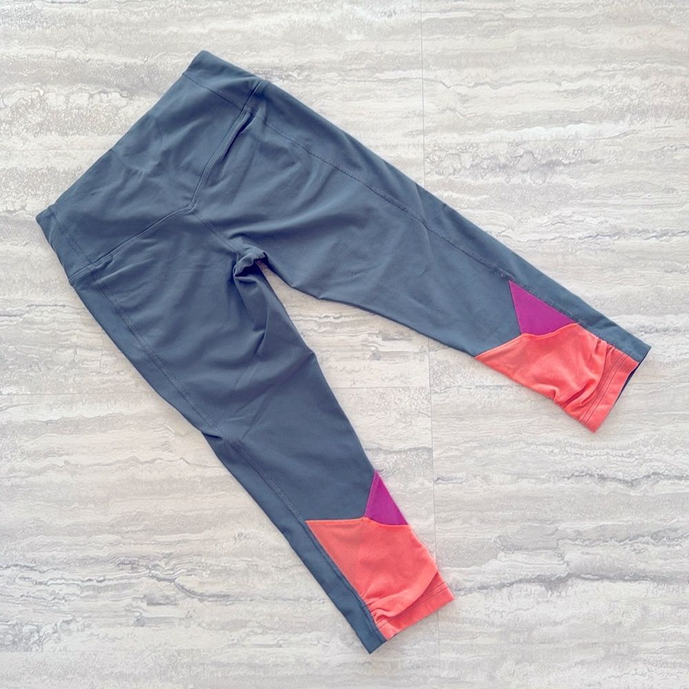 NIKE Cropped  Leggings
